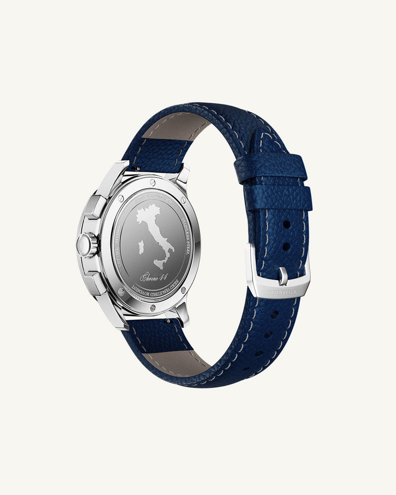 A round mens watch in rhodium-plated silver from Waldor & Co. with blue sunray dial and a second hand. Seiko movement. The model is Chrono 44 Sardinia 44mm.